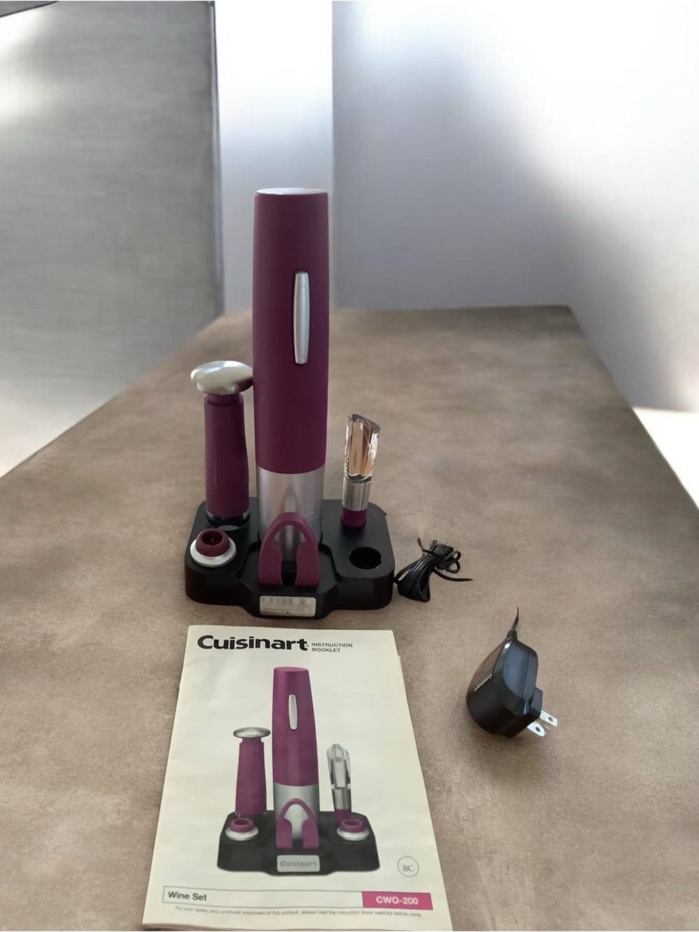 BNWOT Cuisinart Electric Wine Opener Set - Plum